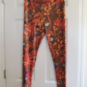Lularoe TC Leggings Fits Large or XL...Brand New